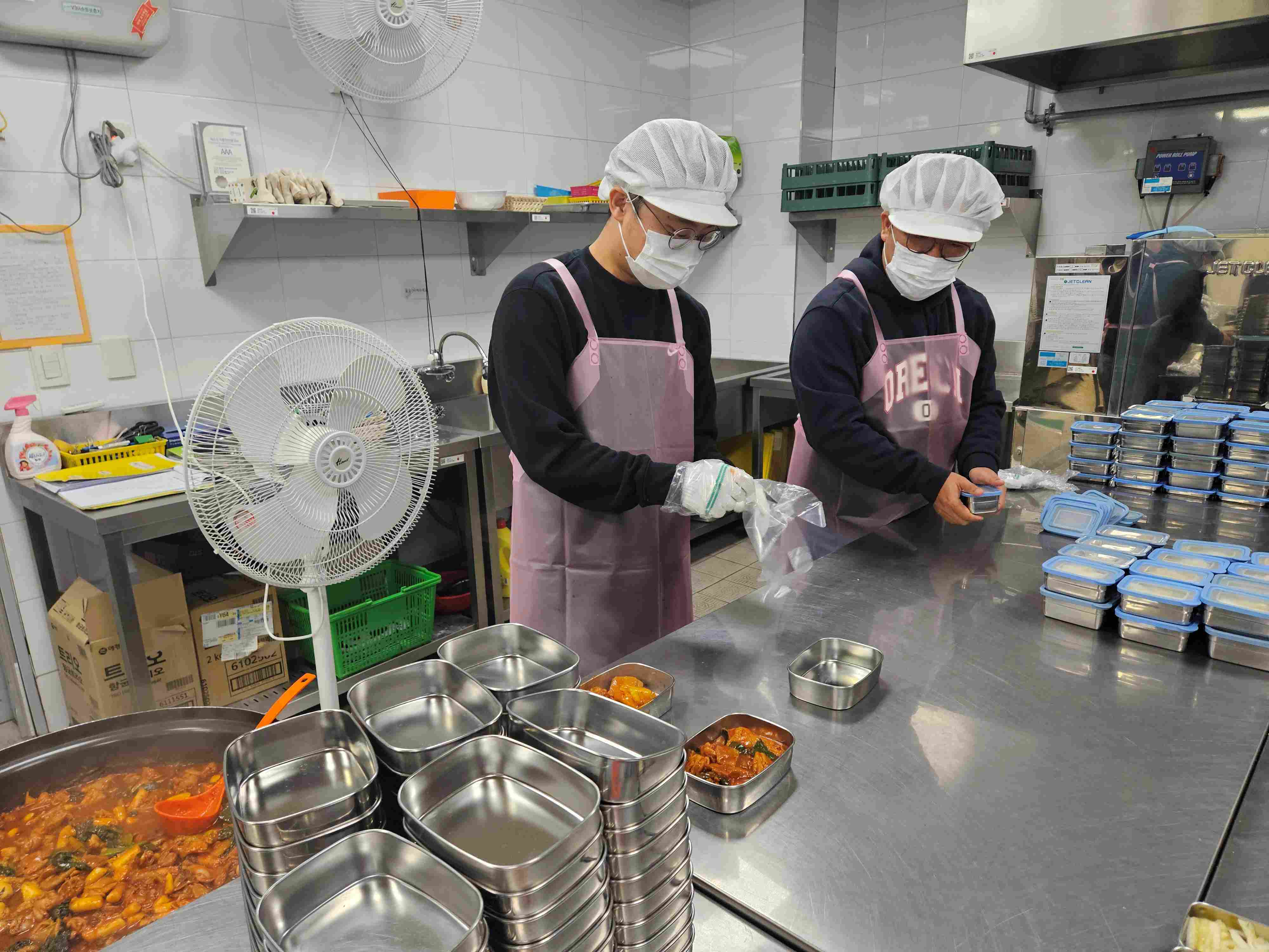 World Vision 'Lunchbox of Love' Volunteer Activity