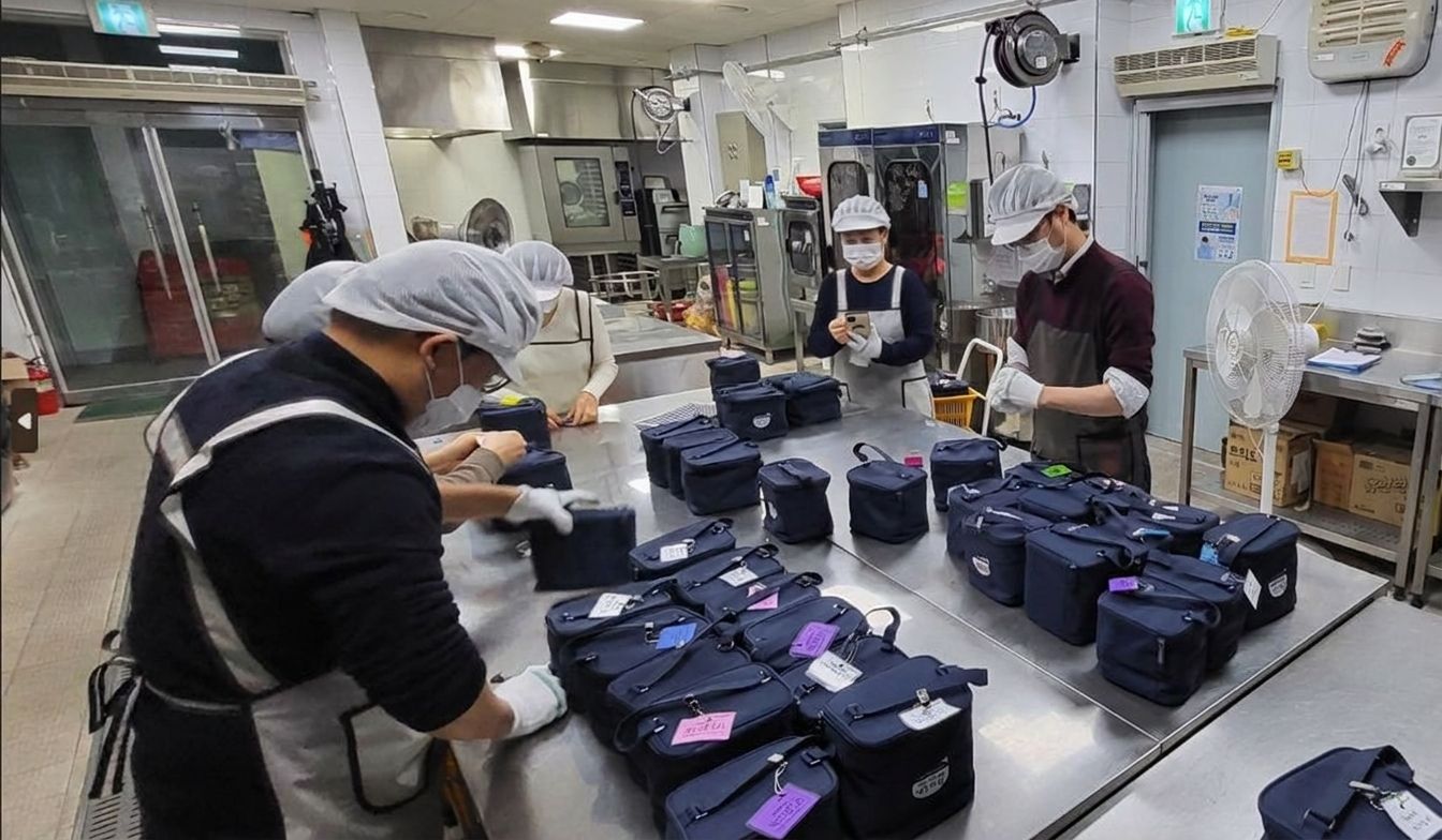 World Vision 'Lunchbox of Love' Volunteer Activity